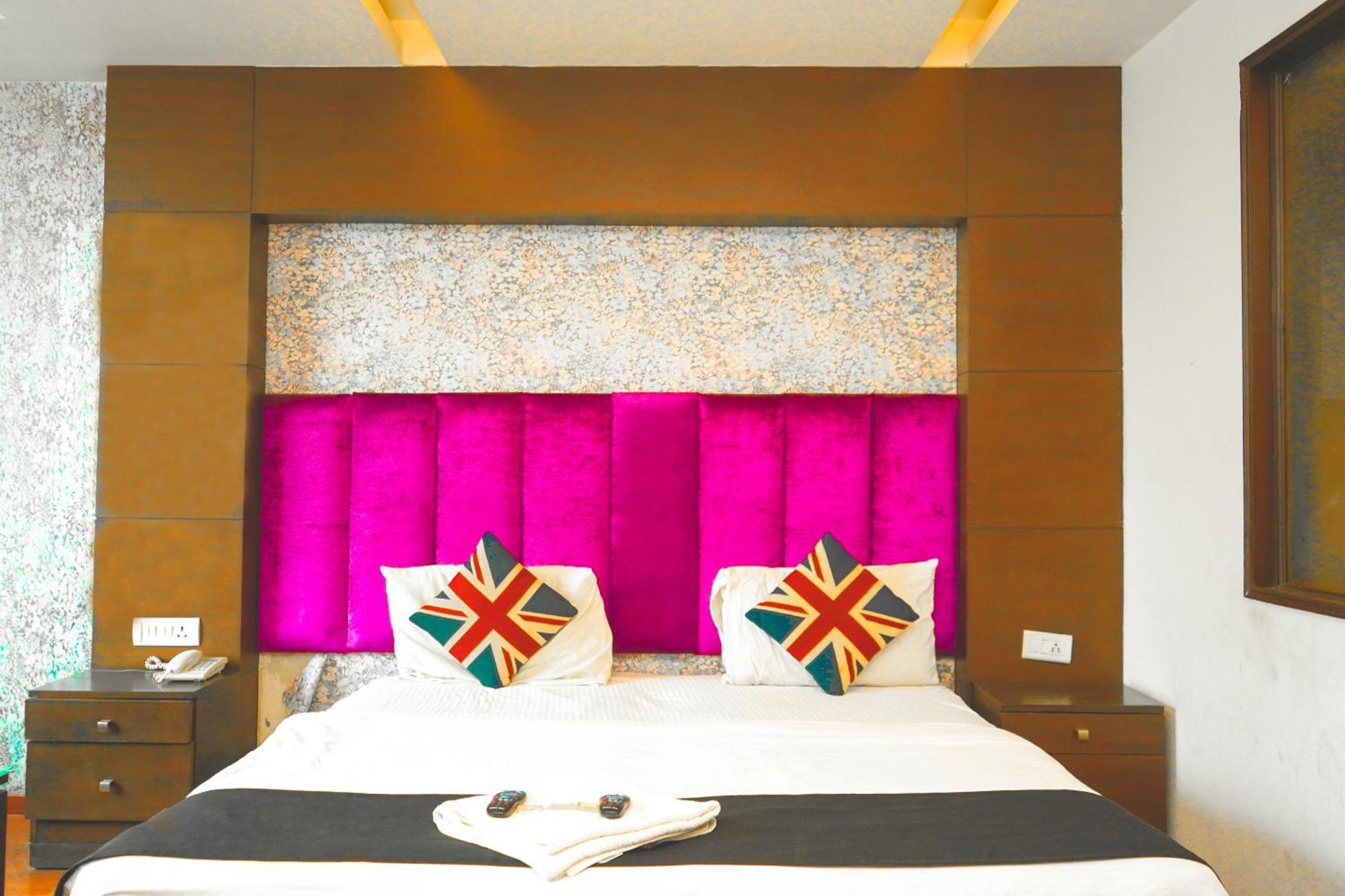 Hotel Sukoon - Ramesh Nagar นิวเดลี ภายนอก รูปภาพ