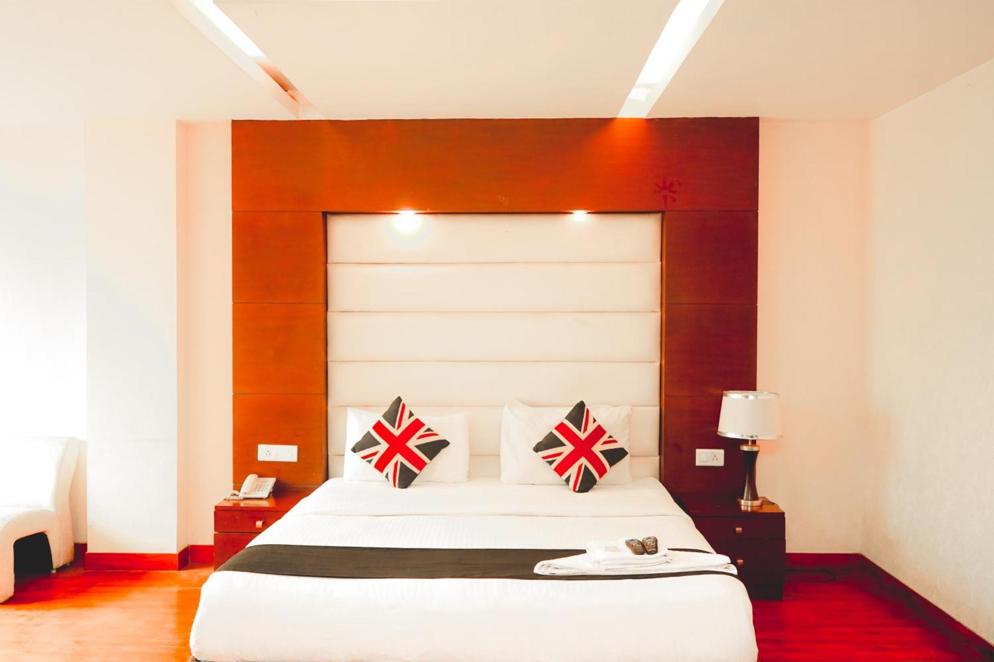 Hotel Sukoon - Ramesh Nagar นิวเดลี ภายนอก รูปภาพ