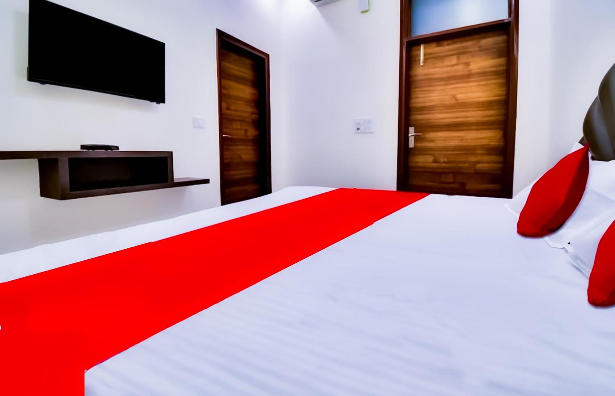 Hotel Sukoon - Ramesh Nagar นิวเดลี ภายนอก รูปภาพ