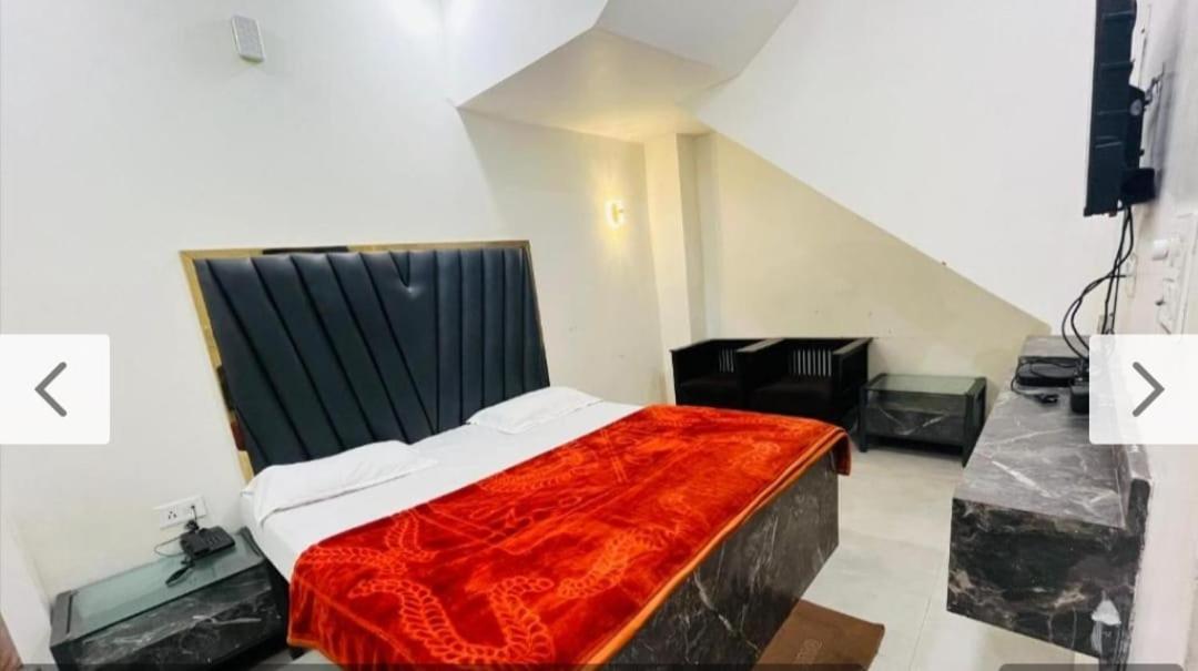 Hotel Sukoon - Ramesh Nagar นิวเดลี ภายนอก รูปภาพ