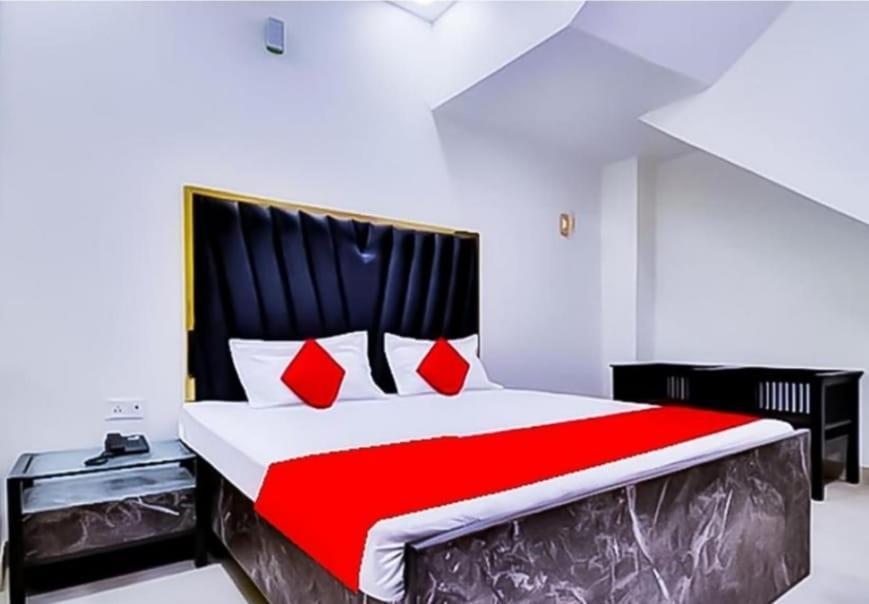 Hotel Sukoon - Ramesh Nagar นิวเดลี ภายนอก รูปภาพ