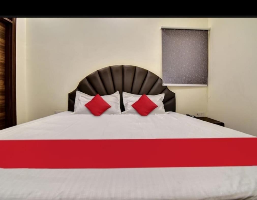 Hotel Sukoon - Ramesh Nagar นิวเดลี ภายนอก รูปภาพ