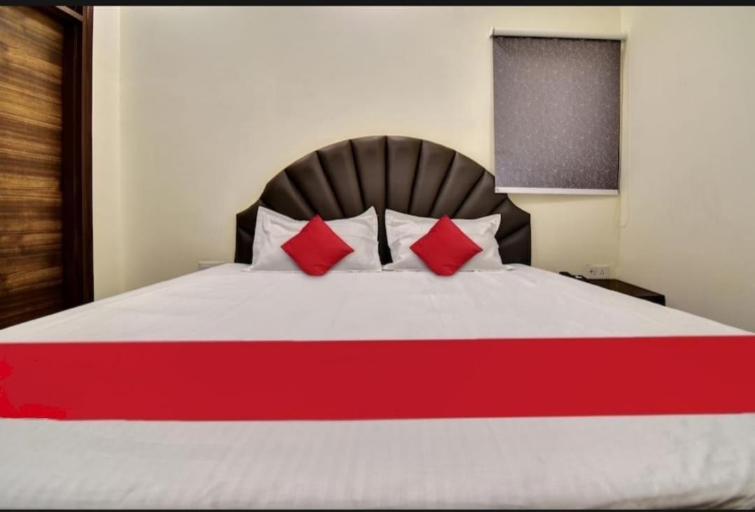 Hotel Sukoon - Ramesh Nagar นิวเดลี ภายนอก รูปภาพ