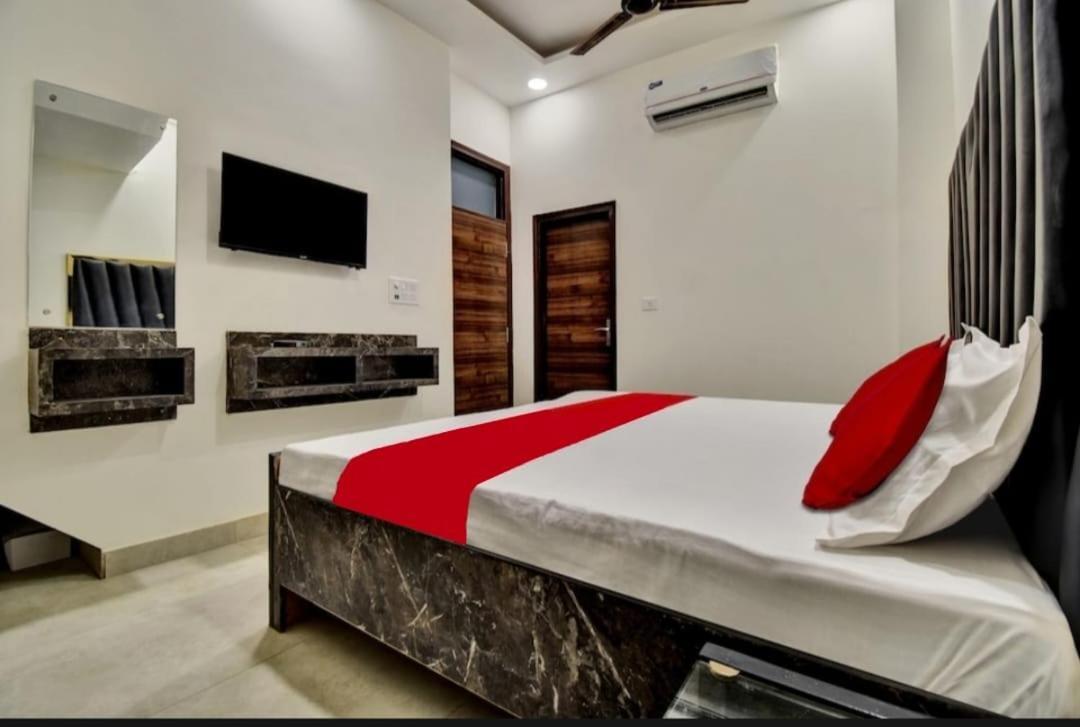 Hotel Sukoon - Ramesh Nagar นิวเดลี ภายนอก รูปภาพ