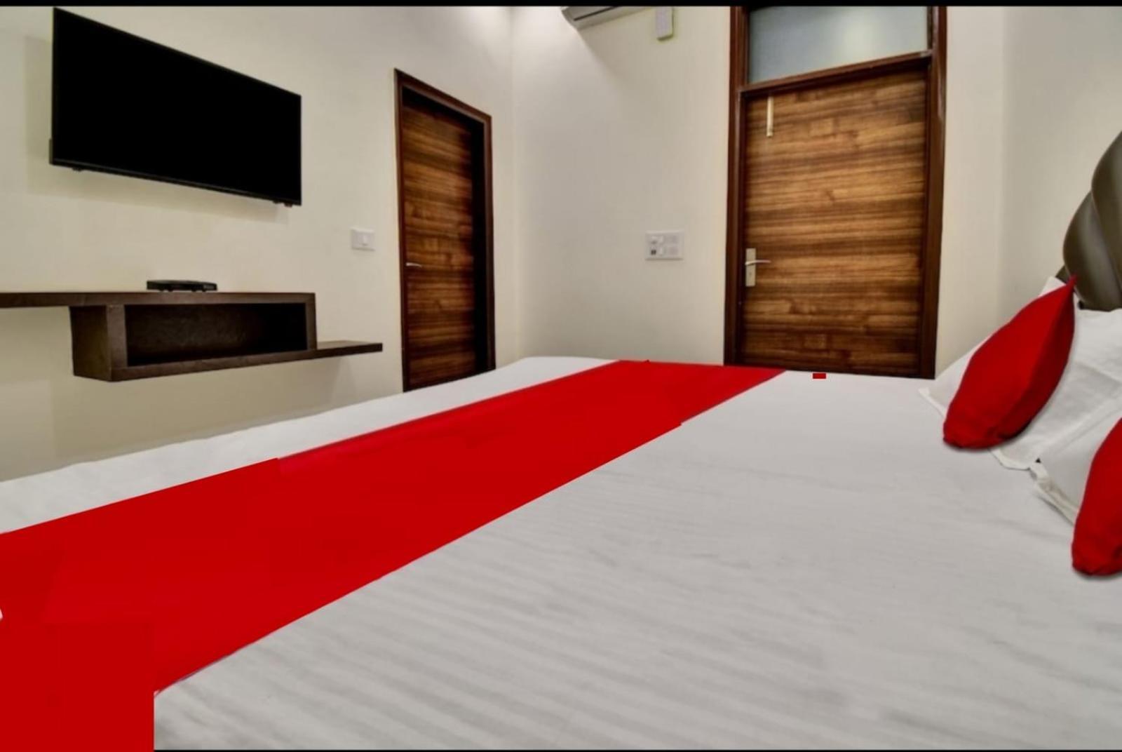 Hotel Sukoon - Ramesh Nagar นิวเดลี ภายนอก รูปภาพ